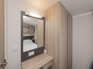Trailer Polperro Features 26