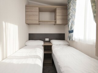 Trailer Polperro Features 27