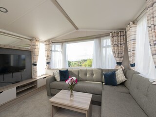 Trailer Polperro Features 4