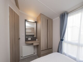 Trailer Polperro Features 11