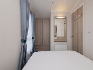 Trailer Polperro Features 15