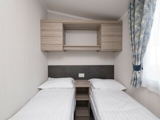 Trailer Polperro Features 19