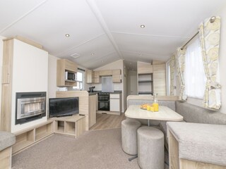 Trailer Polperro Features 6