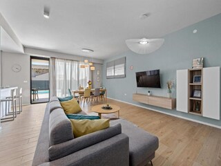 Villa Peroj Features 25