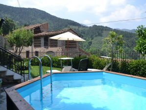 Traumhaftes Ferienhaus mit Pool in Capannori - Buti - image1