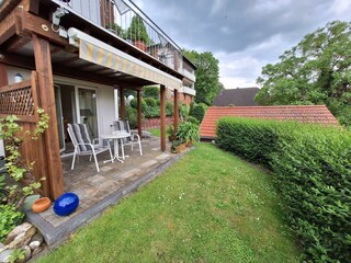 Terrasse mit Gartenblick