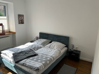Großes Apartment-Schlafzimmer