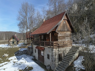 Vakantiehuis Gospic Buitenaudio-opname 5