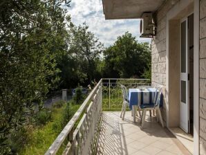 Apartments Villa Maslina - One-Bedroom Apartment with Terrace and Garden View - Cilipi - image1