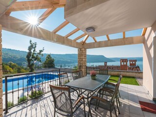 Villa Trget Outdoor Recording 3