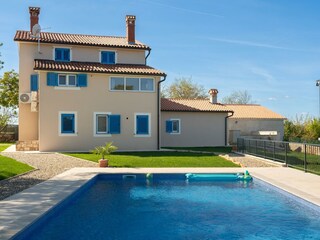 Villa Labin Outdoor Recording 14