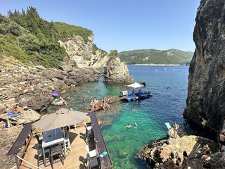 La Grotta, Bucht mit Bar