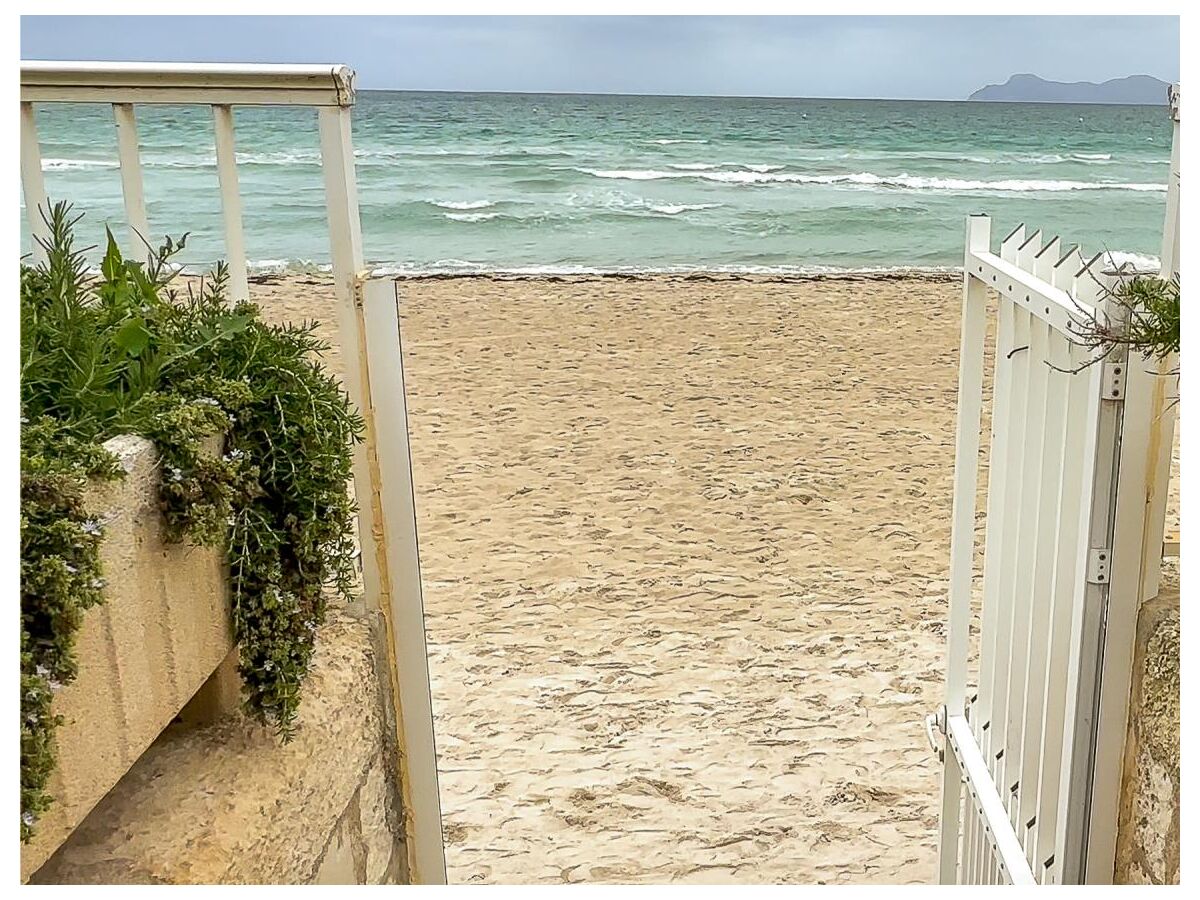 Tür ist zum Strand