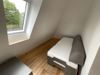 Schlafzimmer oben mit Stapelliege