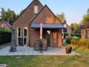 Holiday house Cosy holiday home with garden - Winssen - image1