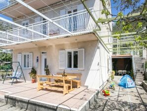 caravan: caravan Apartment Marko - Three-Bedroom Apartment with Terrace and Sea View (Brsečine) - Brsecine - image1