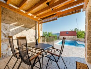 Maison de vacances Holiday Home Rustic - Two Bedroom Holiday Home with Private Pool - Ružić - image1