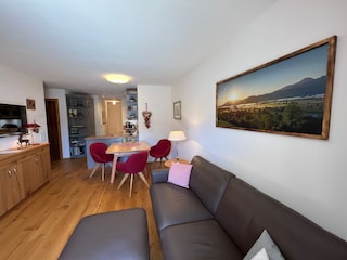 Blick in die Wohnung vom Balkon