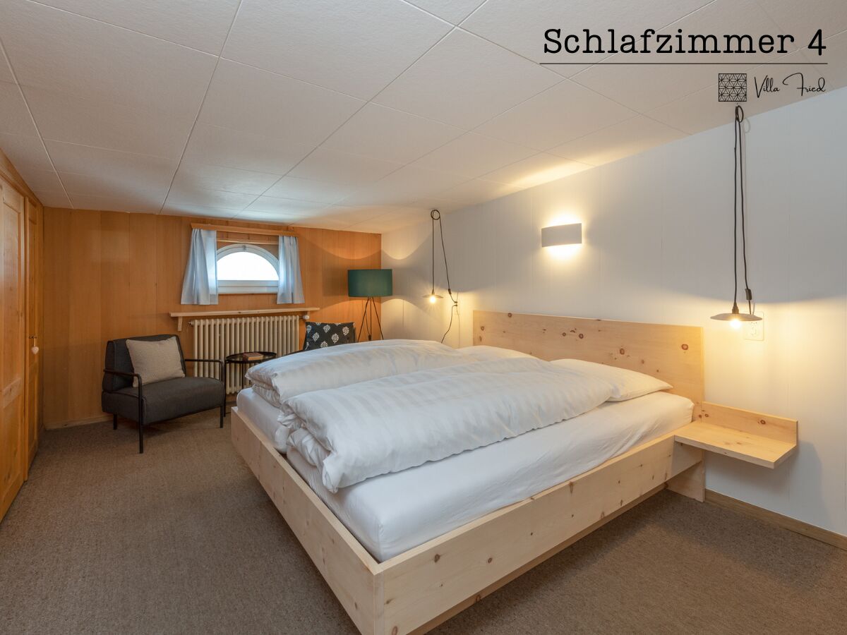 Schlafzimmer 4