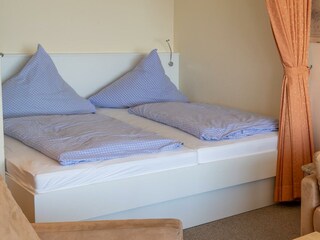 Grosses Doppelbett