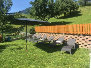 Liegen am Pool