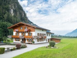 Apartment Gästehaus Luxner Zimmer ÜF - Strass im Zillertal - image1