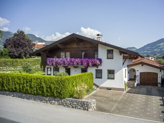 Appartement_Bergblick_Rosenweg_6_Uderns_Haus_ausse