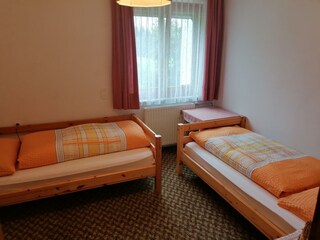 Zimmer 4 mit Fließwasser