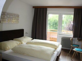 AA447F80-B020-465C-B562-914DD9400F66