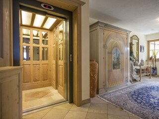 Lift  in den Keller