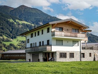 Apart_Theresa_Harter_Landesstrasse_1_Fuegen_Haus_a