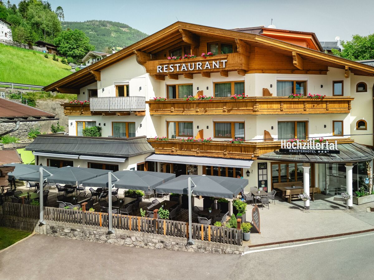 Außenaufnahme Hotel Hochzillertal Kaltenbach Somme