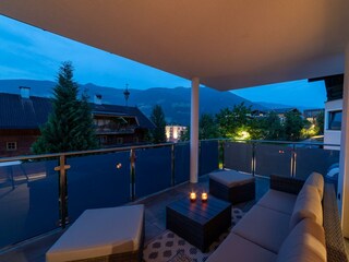 Ausblick vom Balkon, abends