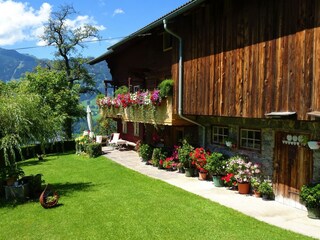 Hausbild_Apart_Ponholz_Zillertal_Tirol_herbst_Hart