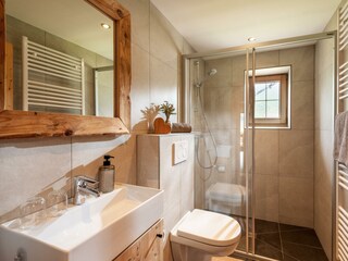 Gaestehaus_Moser_Kirchweg_14_Uderns_Badezimmer