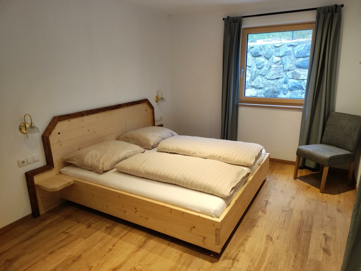 1. Stock Schlafzimmer 2