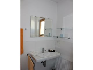 Ferienwohnung-Hollaus-Elisabeth-Stumm-Waschtisch