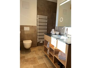 Zillertal-Landhaus Franz-Dachgeschoss-Badezimmer