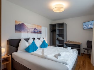 Ferienwohnung_Gartner_Gartnerweg_16_Uderns_Schlafz