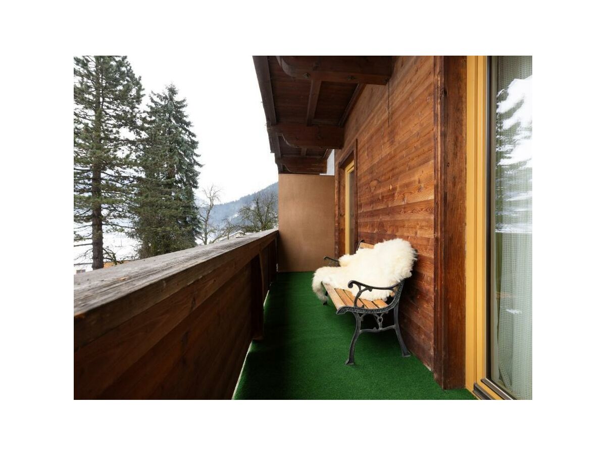 Zillertal_Ferienwohnung Bonny_Balkon mit Sitzgeleg