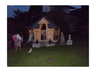 Grillhütte abends Sommer