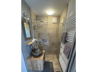 Badezimmer im Eichenzimmer