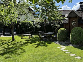 Garten und Grillhütte