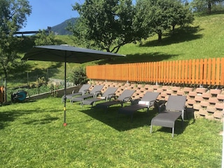 Liegen am Pool