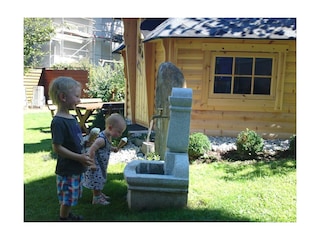 Brunnen mit frischem Quellwasser
