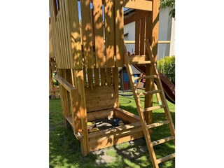 Kugelbahn und Sandkiste