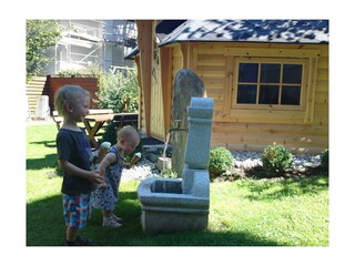 Brunnen mit frischem Quellwasser