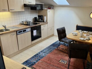 Wohnküche mit Esstisch