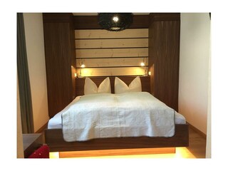 Bett Nusszimmer 2
