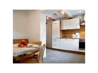 Zillertal_Stumm_Nester Appartments_Dorfplatzl_Küch